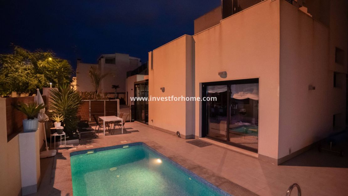 Verkoop - Villa - Torrevieja - Nueva Torrevieja - Aguas Nuevas