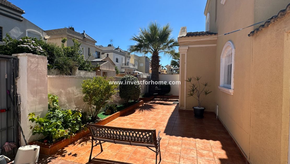 Verkoop - Villa - Torrevieja - Nueva Torrevieja