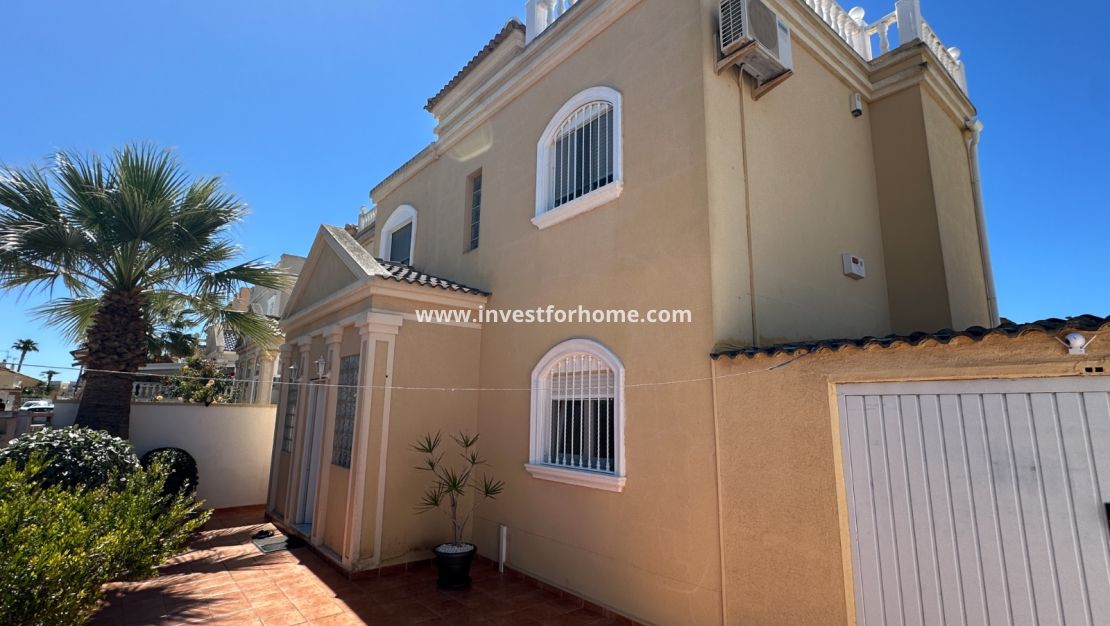 Verkoop - Villa - Torrevieja - Nueva Torrevieja
