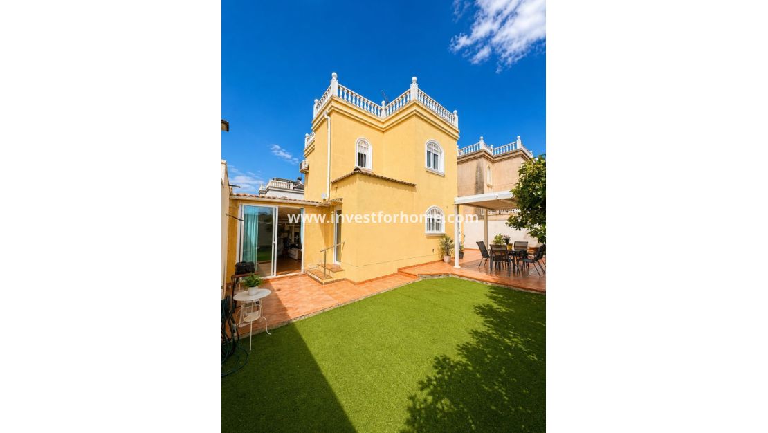 Verkoop - Villa - Torrevieja - Nueva Torrevieja