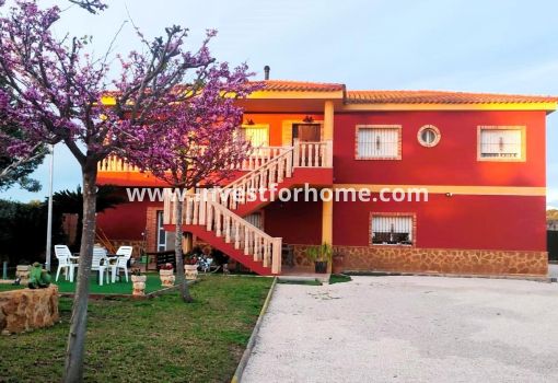 Villa - Försäljning - Orihuela Costa - Desamparados-hurchillo-torremendo