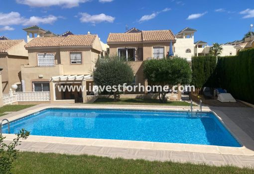 Villa - Försäljning - Orihuela Costa - Inland