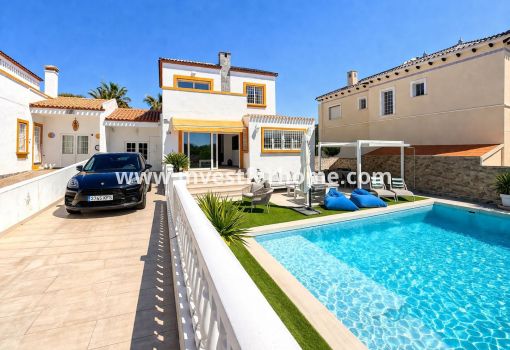 Villa - Försäljning - Orihuela Costa - Inland