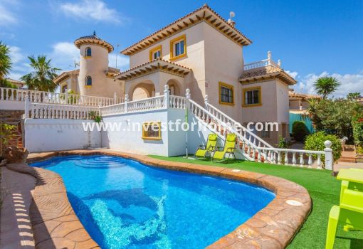 Villa - Försäljning - Orihuela Costa - La Zenia