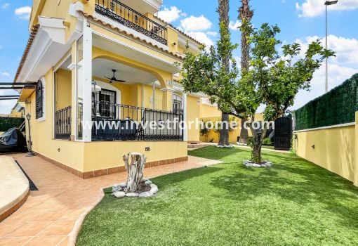 Villa - Försäljning - Orihuela Costa - Los Dolses