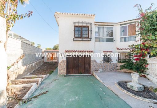 Villa - Försäljning - Orihuela Costa - Punta Prima