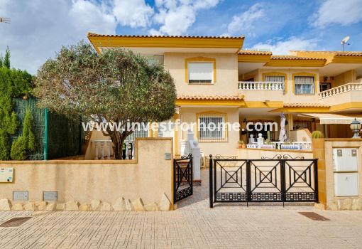 Villa - Försäljning - Orihuela Costa - Villamartín