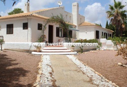 Villa - Försäljning - Orihuela Costa - Villamartín