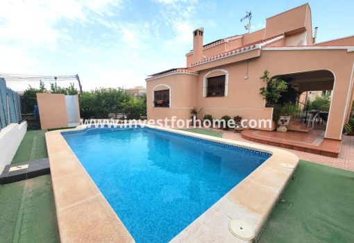 Villa - Försäljning - Torrevieja - aguas nuevas