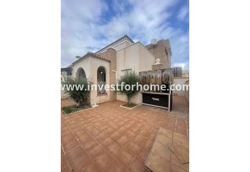 Villa - Försäljning - Torrevieja - aguas nuevas