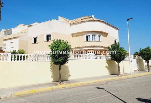 Villa - Försäljning - Torrevieja - BAÑOS DE EUROPA LAS TORRETAS