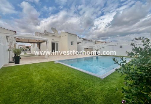 Villa - Försäljning - Torrevieja - La Siesta-El Chaparral