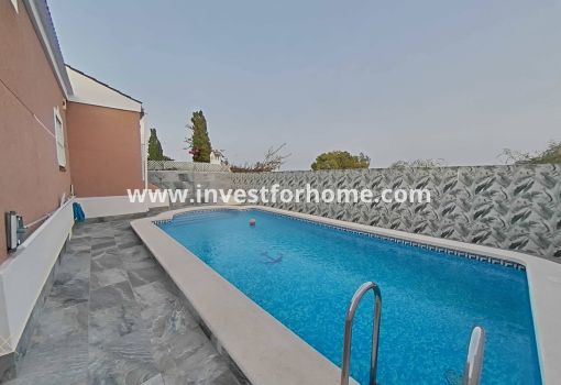 Villa - Försäljning - Torrevieja - La Siesta-El Chaparral