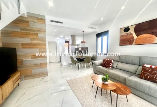 Villa - Försäljning - Torrevieja - La Siesta - El Salado - Torreta