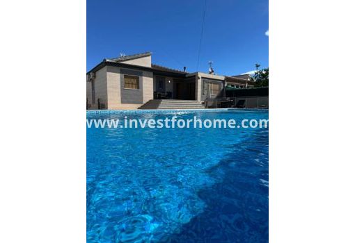 Villa - Försäljning - Torrevieja - Los Balcones - Los Altos Del Edén
