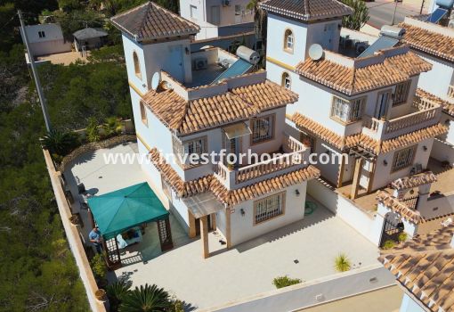 Villa - Försäljning - Torrevieja - Torrelamata - La Mata