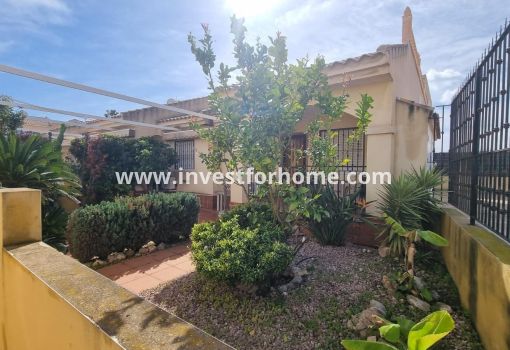 Villa - Sale - Guardamar del Segura - Urbanizaciones