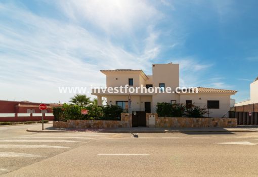 Villa - Sale - Los Montesinos - Costa Blanca