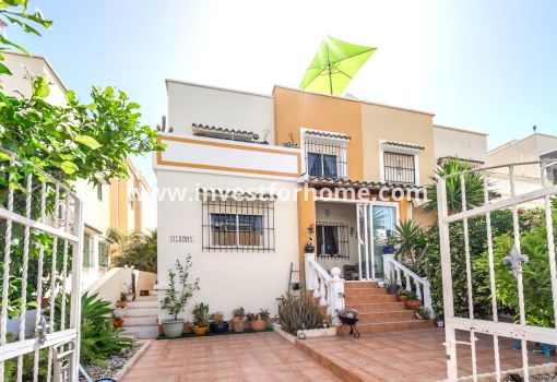 Villa - Sale - Orihuela Costa - Res Valle de los pinos