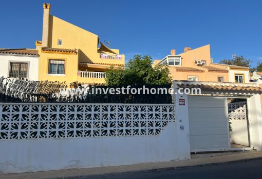 Villa - Sale - Torrevieja - aguas nuevas