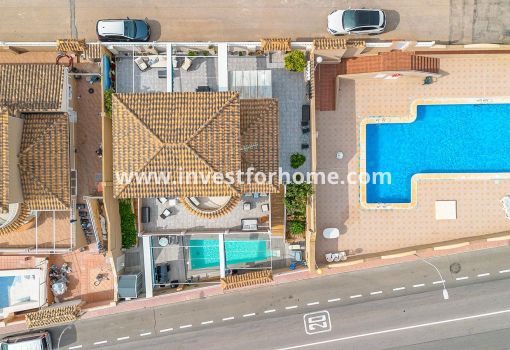 Villa - Sale - Torrevieja - Los Balcones - Los Altos Del Edén