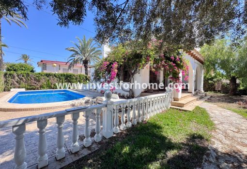 Villa - Verkoop - Orihuela Costa - Cabo Roig