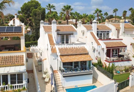 Villa - Verkoop - Orihuela Costa - Villamartín