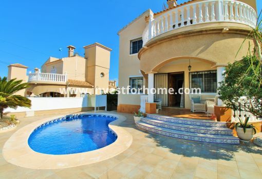 Villa - Verkoop - Orihuela Costa - Villamartín