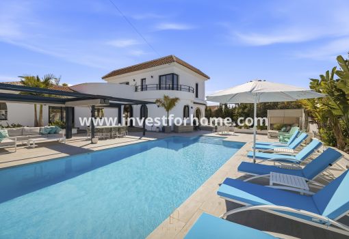 Villa - Verkoop - Torrevieja - La Siesta-El Chaparral