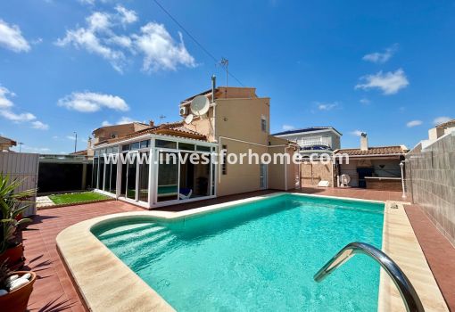 Villa - Verkoop - Torrevieja - La Siesta-El Chaparral