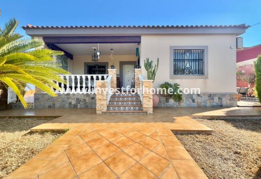 Villa - Verkoop - Torrevieja - Los Balcones - Los Altos Del Edén