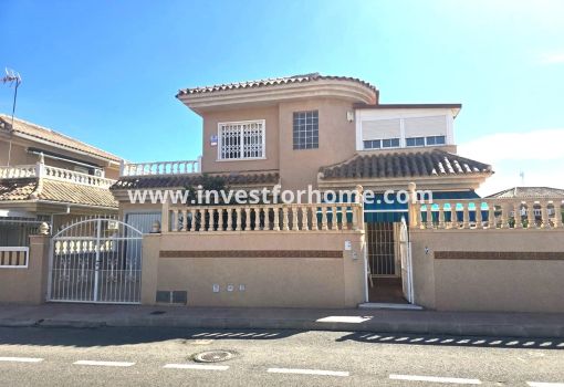 Villa - Verkoop - Torrevieja - Los Balcones - Los Altos Del Edén