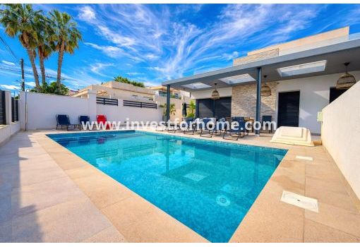 Villa - Verkoop - Torrevieja - ND-77339