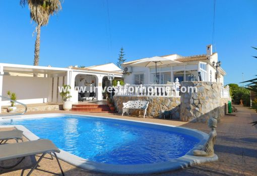 Villa - Verkoop - Torrevieja - San Luis